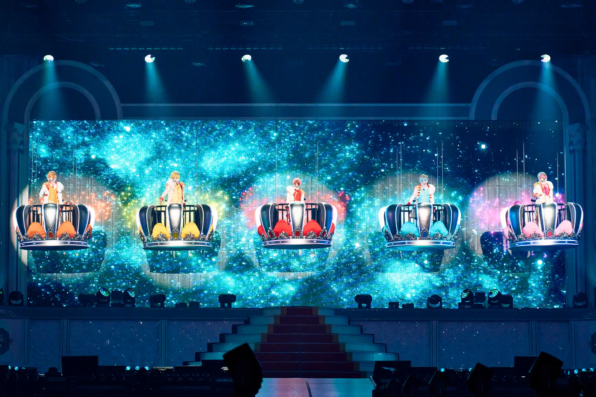 すとぷり 王冠型ゴンドラに乗ったパフォーマンス風景